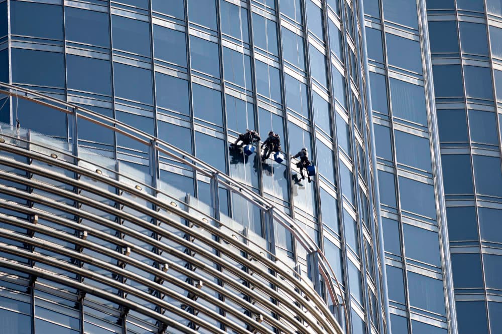 High-altitude window cleaning