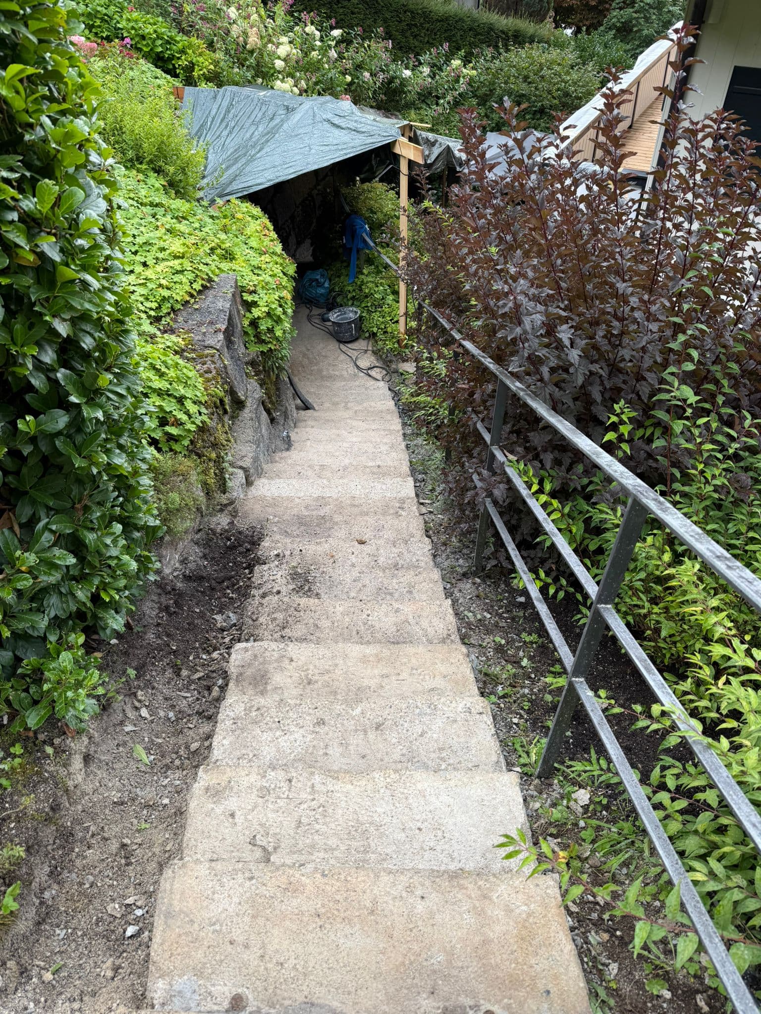 Renovation before and after stairs project Vorher